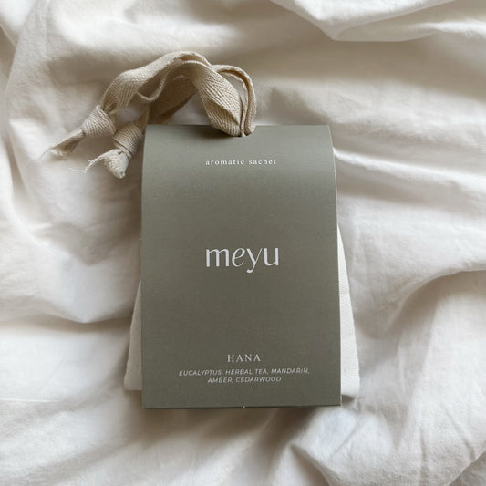 Hana green scent sachet on linen - calming herbal home fragrance with eucalyptus and mandarin notes by Meyu Vancouver